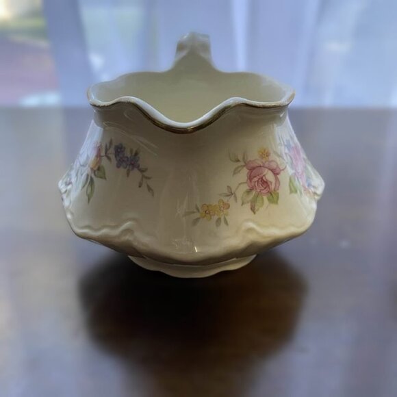 Vintage 1950's Homer Laughlin Priscilla Covered Sugar Bowl and Creamer Set - Picture 6 of 13